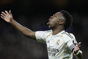 九游体育下载手机版-4人死扛到底！维尼修斯拒绝祝福阿隆索 名宿：他才是皇马万恶之源