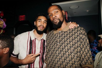 九游体育下载手机版-是球痴也是投资达人！揭秘杜兰特的商业帝国